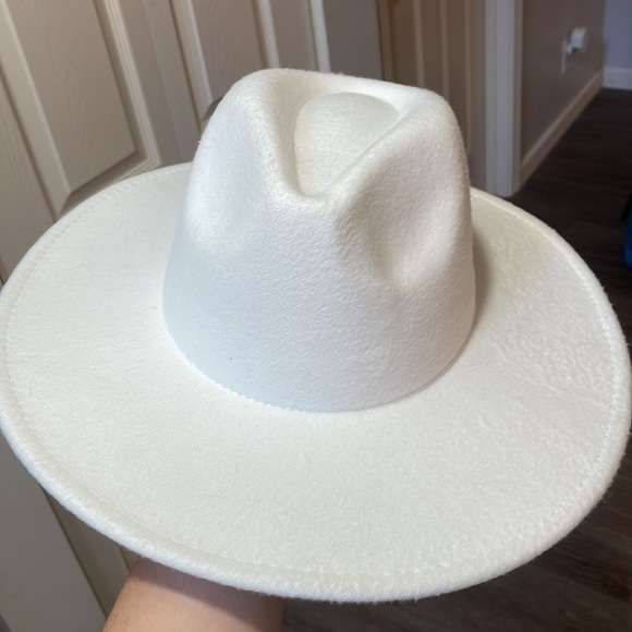 GIGI PIP Accessories - White Wide Brim Felt Hat